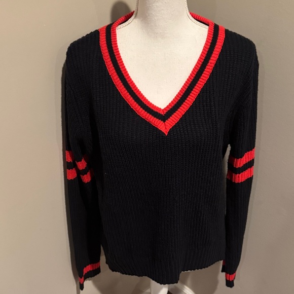 Design Lab, Lord and Taylor ribbed oversized v neck tennis sweater - Picture 1 of 7